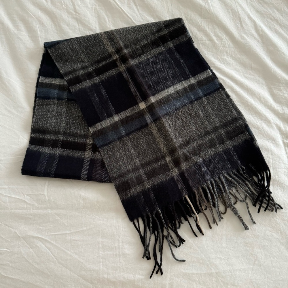 Men’s dress scarf